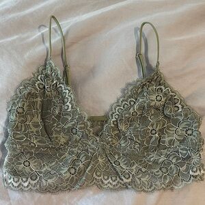 Dynamite S Floral Lace Crop Top, Olive Green